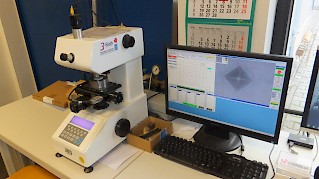 Halbautomatischen Härteverlaufsprüfer